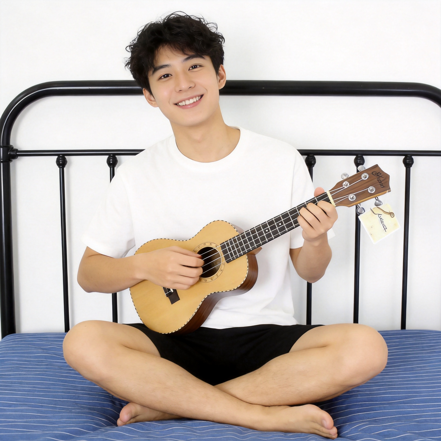 UKU12 Solid Cedar Top, Rosewood Back & Sides Tenor Ukulele
