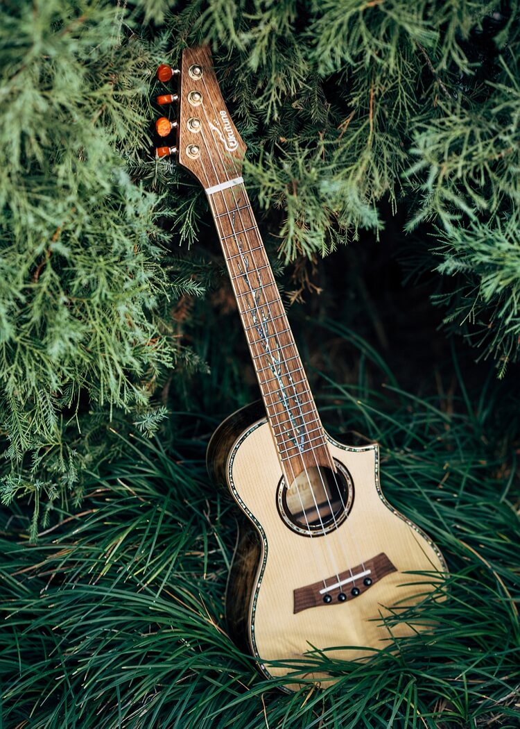 UKR15 Solid Spruce Caidie Wood Cutaway Concert Ukulele